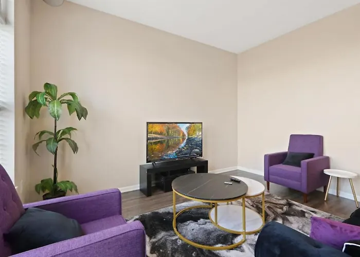 Downtown Indy Private Bedroom - Shared
