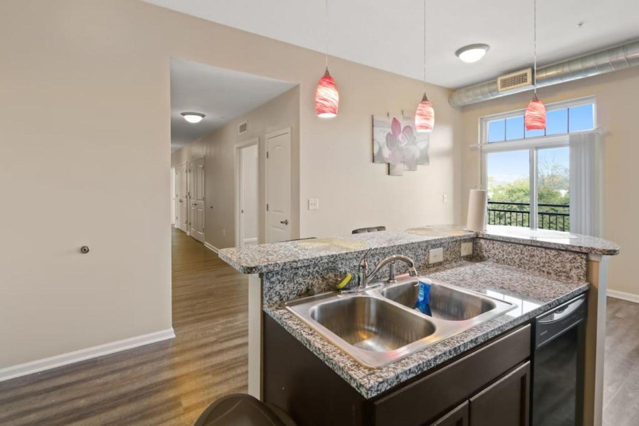 Downtown Indy Private Bedroom - Shared Apartment